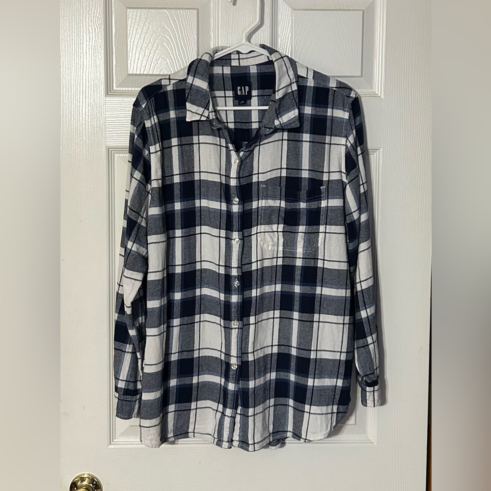 GAP Men's Navy and White Checkered Shirt